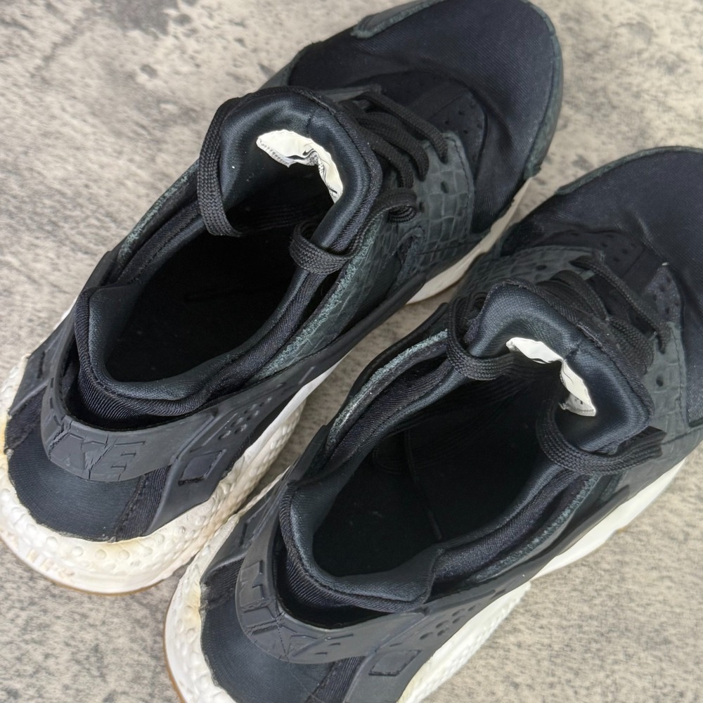 Nike Air Huarache Run Premium Shoes Black/White Snakeskin Women 8.5 683818-011 - Picture 9 of 11
